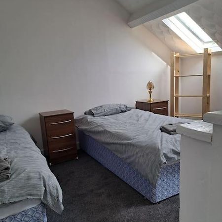 1 Bed Apart Dowlais Eksteriør bilde