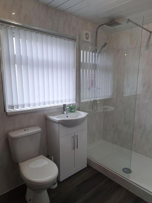 1 Bed Apart Dowlais Eksteriør bilde