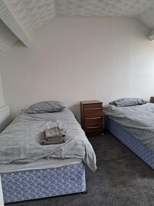 1 Bed Apart Dowlais Eksteriør bilde